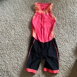 Size small 2Xu triathlon kit-1 piece